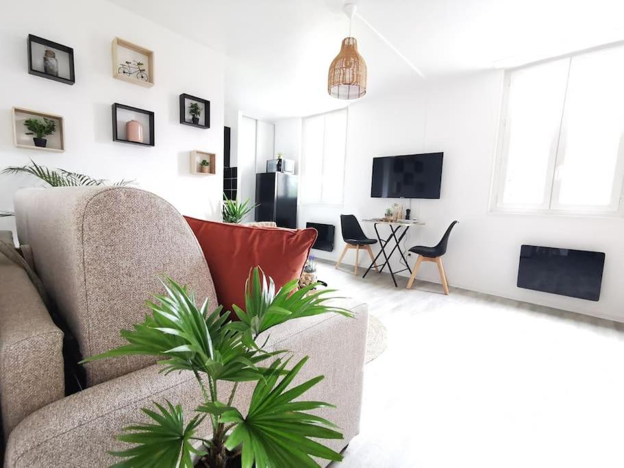 L'authentique *studio *parking Prive* *wifi*calme Apartment