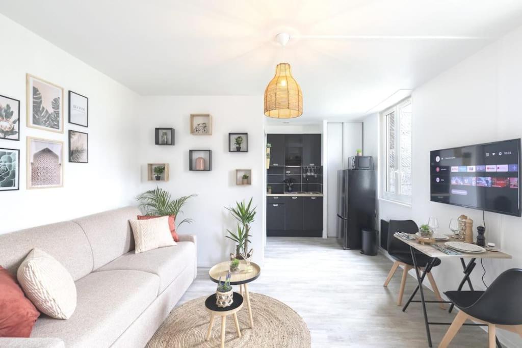 L'authentique *studio *parking Prive* *wifi*calme Apartment
