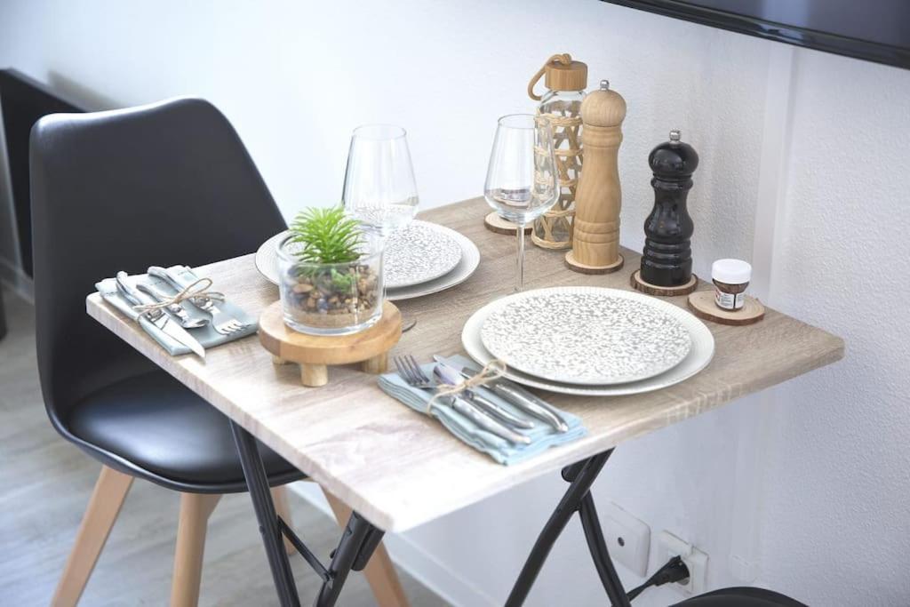 L'authentique *studio *parking Prive* *wifi*calme Apartment